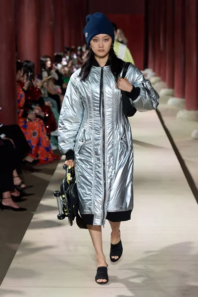 Look 43